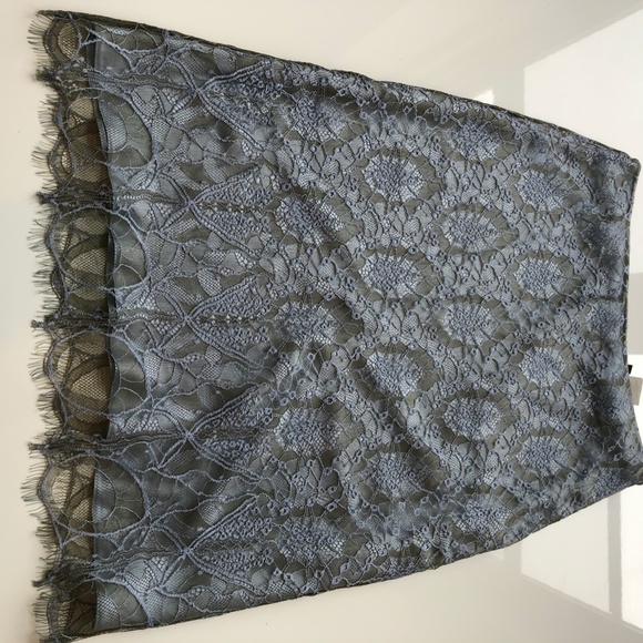 Richard Tyler Lace on Silk Top and Skirt Set - Picture 5 of 7